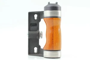 [Exc+5] ASAHI PENTAX Hot Shoe Wood Left Hand Grip For 6x7 67 67II From JAPAN　　　　 - Picture 1 of 8