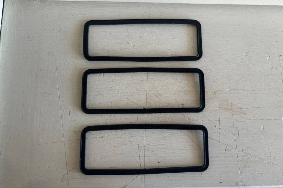 DETOMASO PANTERA 71-74 REPUESTOS: (3) JUNTAS MARCADORAS LATERALES (NOS) Foto 1 de 1