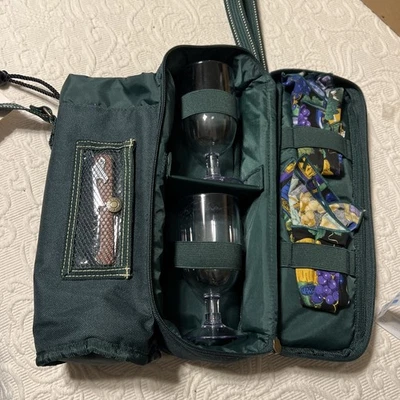 Bolsa de vino aislada Picnic at Ascot 2 copas de vino acrílicas servilletas vaso extra Foto 1 de 4