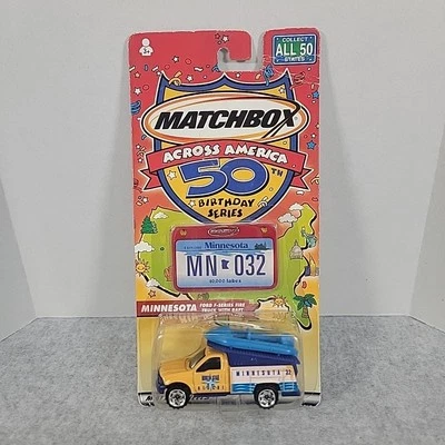 Matchbox Across America Minnesota Ford F-Series Fire Rescue Truck Raft 1/79 #032 - Image 1 of 4