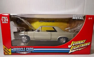 NEW! Johnny Lightning Muscle Cars, 1965 Pontiac GTO, Silver, 1:24 Scale Diecast - Picture 1 of 12
