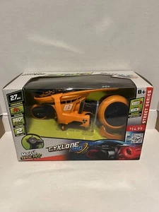 Maisto Tech R/C Street Series Remote Control Cycle Bike Orange 03 Cyklone 360 - Picture 1 of 4
