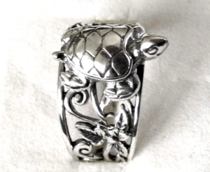 Smiling Sea Turtle Ring / size 8 / 925 Sterling Silver / 5.4 grams - Picture 1 of 4