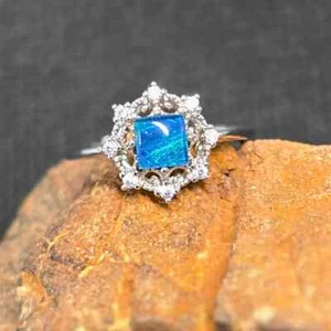 Ravishing Lightning Ridge Triplet Opal 0.15 G 925 Silver Adjustable Ring Size... - Picture 1 of 3