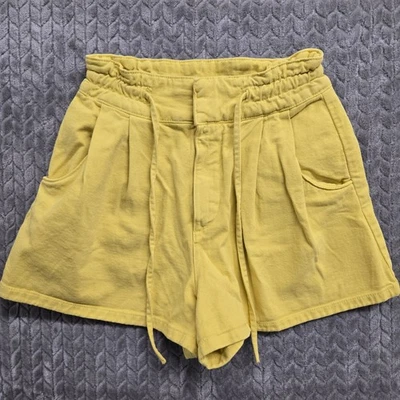 Pantalones Cortos Zara Pierna Ancha Cordón Amarillo Bolsillos Talla Mediana Playa Vacaciones Foto 1 de 4