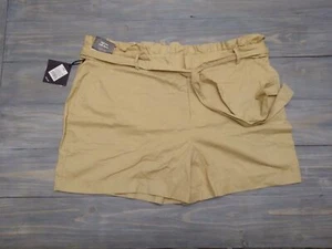 Ava & Viv Womens Plus Size 26W Shorts High Rise Midi Beige Ruffle Belt NWT FLAW - Picture 1 of 9