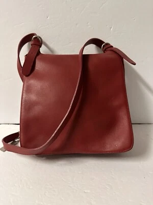 Красный кожаный через плечо передний клапан сумочки через плечо седло сумка винтажный Y2K St John's Bay - Изображение 1 из 4