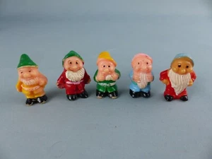 RARE lot de 5 figurines KINDER 7 NAINS ZWERGE forte cote de 1977 D - Picture 1 of 2