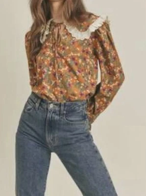 Блузка Charmagne с цветочным узором и кружевным воротником — пышная женская размер Small - Изображение 1 из 4