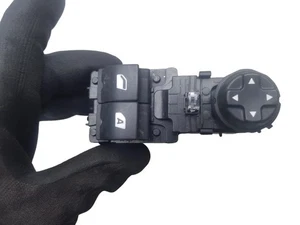 PEUGEOT 208 Electric Window Switch Right Off Side Front 2018 - Picture 1 of 8