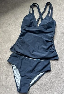 Neu mit Etikett Cup She Escaping Crossback Tankini Oberteil & Standardunterteil Set blau Größe Small - Bild 1 von 4