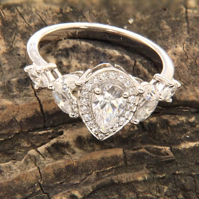 Anillo de compromiso de lágrima conjunto de halo de circonitas cúbicas de pera de 2,5 quilates en plata 925 talla 9 Foto 1 de 4