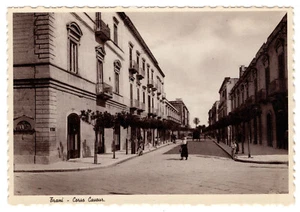 Streets of Corso Cavour, Trani, Italy - Postcard - 1950's - NM - Picture 1 of 2