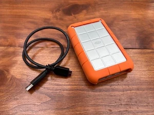 LaCie Rugged 1 TB External Hard Drive - Firewire 400, 800, USB — Cable included - Afbeelding 1 van 5