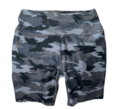 Pantalones cortos de motociclista Beyond YogaCamo cintura alta Foto 1 de 4
