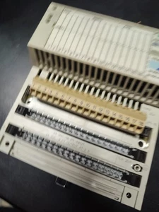 SCHNEIDER AUTOMATION 170ADM37010 I/O BASE MIT 170INT11000 ADAPTER GEBRAUCHT - Bild 1 von 3