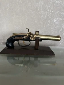 Mousqueton Briquet De Table Laiton -années 70 - Avec son socle en bois - Foto 1 di 7