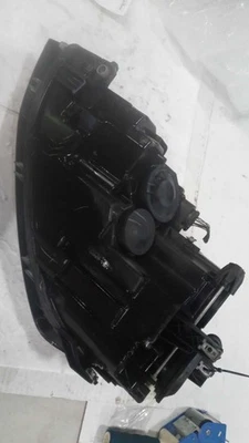 Conjunto de faros derechos usados se adapta a: Volkswagen Golf 2017 HTBK base halógena R. Ri Foto 1 de 4