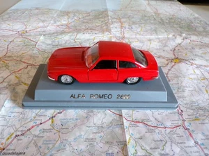 Alfa Roméo 2600 rouge Ancienne VEREM/SOLIDO France 1/43 en boite - Picture 1 of 4