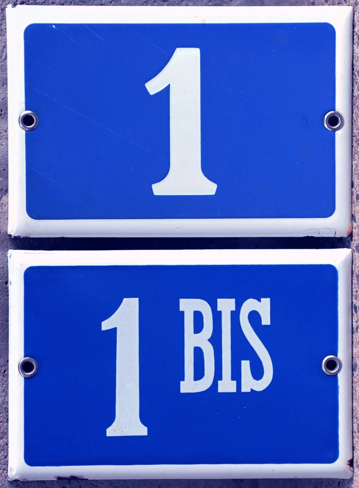 Casa francesa azul antiga número 1 B BIS porta portão parede cerca placa placa placa - Imagem 1 de 1