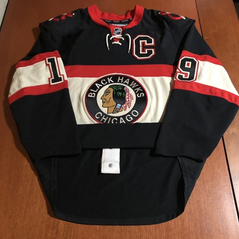 Reebok Edge Authentic Jonathan Toews Chicago Blackhawks Jersey Alternate 50 Cover