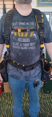 DEWALT TOOLBELT + SUSPENDERS - Image 1 of 4