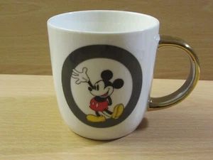 NEW & Unused Disney Mickey Mouse Initial O Large Gold Handle Mug Tea/Coffee (B) - Foto 1 di 4