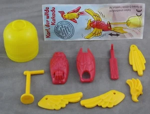 Huevo sorpresa figura Carlos el salvaje cacatúa 612766 huevo juguete 1995 animal - Imagen 1 de 2