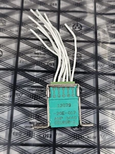 Amp 591858-1 Electronic Module Block-Diode Terminal Junction TE Connectivity - Picture 1 of 5