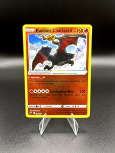 Radiant Charizard 020/159 Ultra Rara Corona Zenith Pokemon TCG Near Mint - Foto 1 di 2