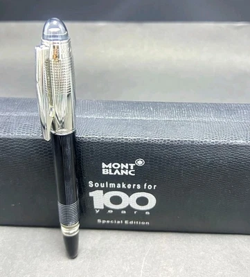Bolígrafo Montblanc Starwalker cuerpo negro + clip plateado I tinta negra Foto 1 de 4