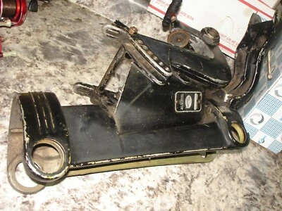 Mercury 39 3.9hp travesaño montaje brazo barco motor parte sn 1885533 Bin bma  Foto 1 de 4