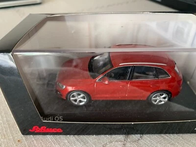 audi Q5 Schuco 1:43  2013 rosso con scatola e supporto nuova, nessun utilizzo - Immagine 1 di 3
