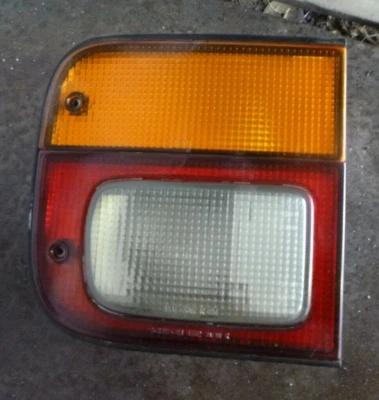 Luz trasera derecha Mazda MPV 4/96-7/99 Foto 1 de 2