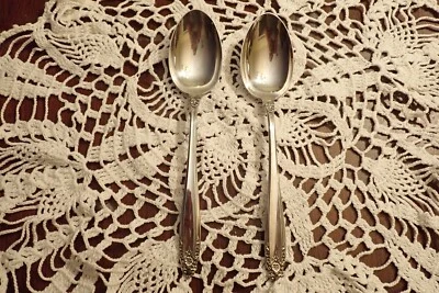 Cuchara para servir de plata de ley INTERNATIONAL PRELUDE 8 1/2" sin mono Foto 1 de 4