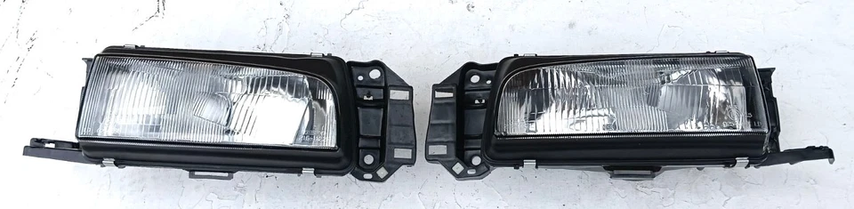 MAZDA 323 FAMILIA SDN MODELO 1992 95 FAROS PAR LH RH REPERMARKET Foto 1 de 4