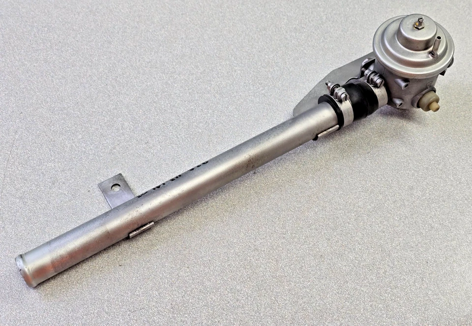 VÁLVULA DESVIADORA DE AIRE ORIGINAL PORSCHE 928 MUY BONITA USADA CON SOPORTE Y TUBO Foto 1 de 4