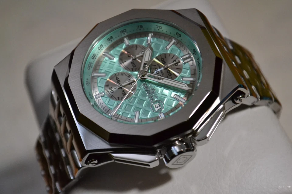 Invicta Men's 47389 Akula Quartz Chronograph Silver Turquoise Dial Watch