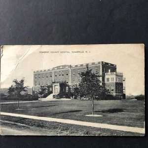 Postal del Hospital del Condado de Somerset Alrededor de los años 40 Blanco y Negro + Mensaje 3.5”x 5.5 - Imagen 1 de 2