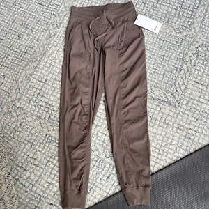Lululemon Dance Studio MR Jogger sz 4 TAUPETASTIC NWT - Picture 1 of 11