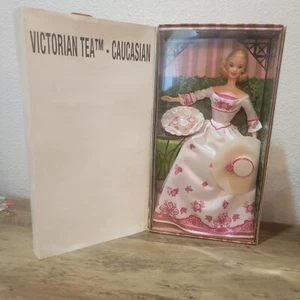 Barbie victoriana de té exclusiva de Avon 2002 Mattel ropa de caja - Imagen 1 de 7