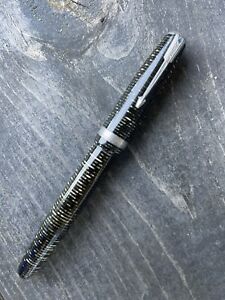 Vintage Parker Vacumatic Fountain Pen; Silver Striated, Blue Diamond Cap.