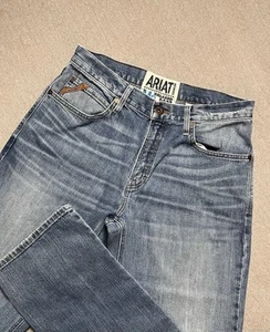 Ariat Jeans Uomo 33x36 Blu Denim M2 Relaxed Elasticizzato Legacy Stivale Taglio - Foto 1 di 14