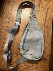 NWTVera Bradley Lighten Up Essential Compact Sling Backpack Med Heather Gray - Picture 1 of 4