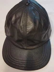 gorra gorra de cuero ajustable color negro con correa - Imagen 1 de 5