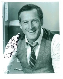 Daniel J. Travanti Signed Autographed 8x10 Photo Actor Hill Street Blues - Picture 1 of 1