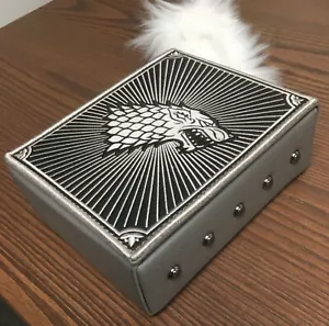NEU Game of Thrones Winter Is Coming DANIELLE NICOLE Stark Hardcase Umhängetasche - Bild 1 von 14