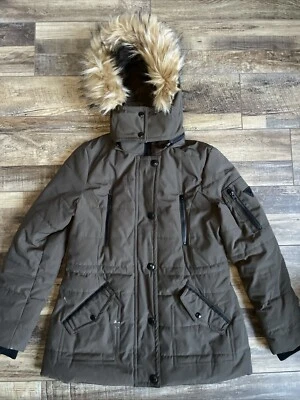 Guess Women’s Quilted Jacket Parka Size M Olive Green Full Zip Hooded Faux Fur - Image 1 of 4