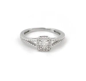 Anillo de vástago dividido con halo cojín de plata de ley talla 7 - Imagen 1 de 5