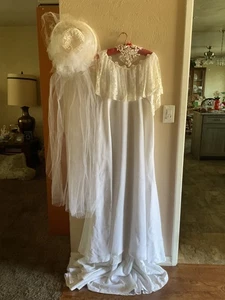 Dulce Pretty Vestido de Boda Vintage Años 70 Hecho a Mano con Tren y Sombrero con Velo Talla M/L - Imagen 1 de 18